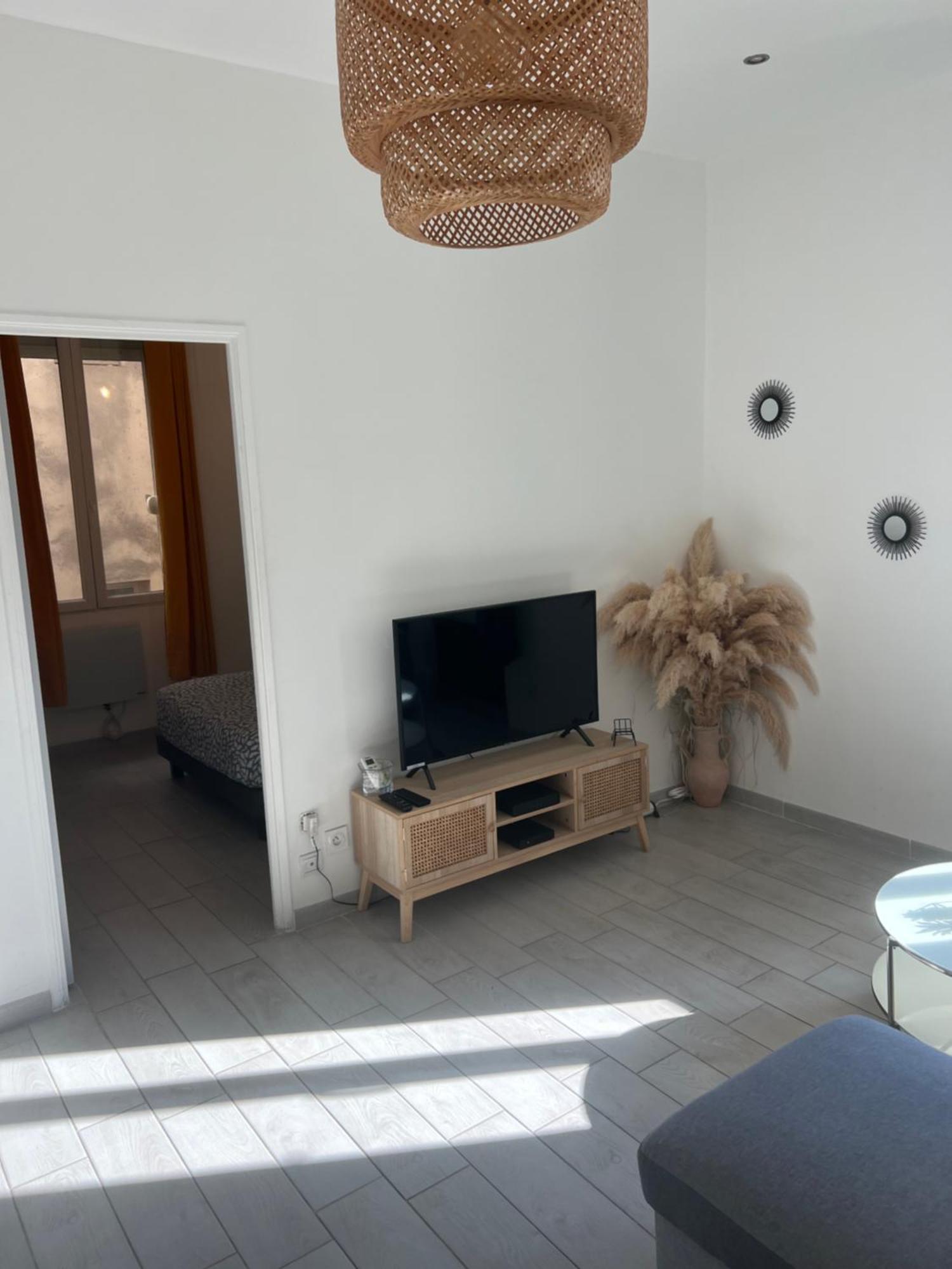 Appartement Grand T2 Climatise A 5 Min De La Gare St-Charles - Vieux Port à Marseille Extérieur photo
